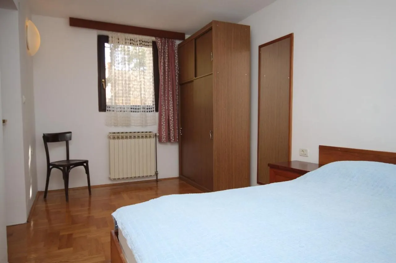 Apartment Mali Losinj 8090C クロアチア
